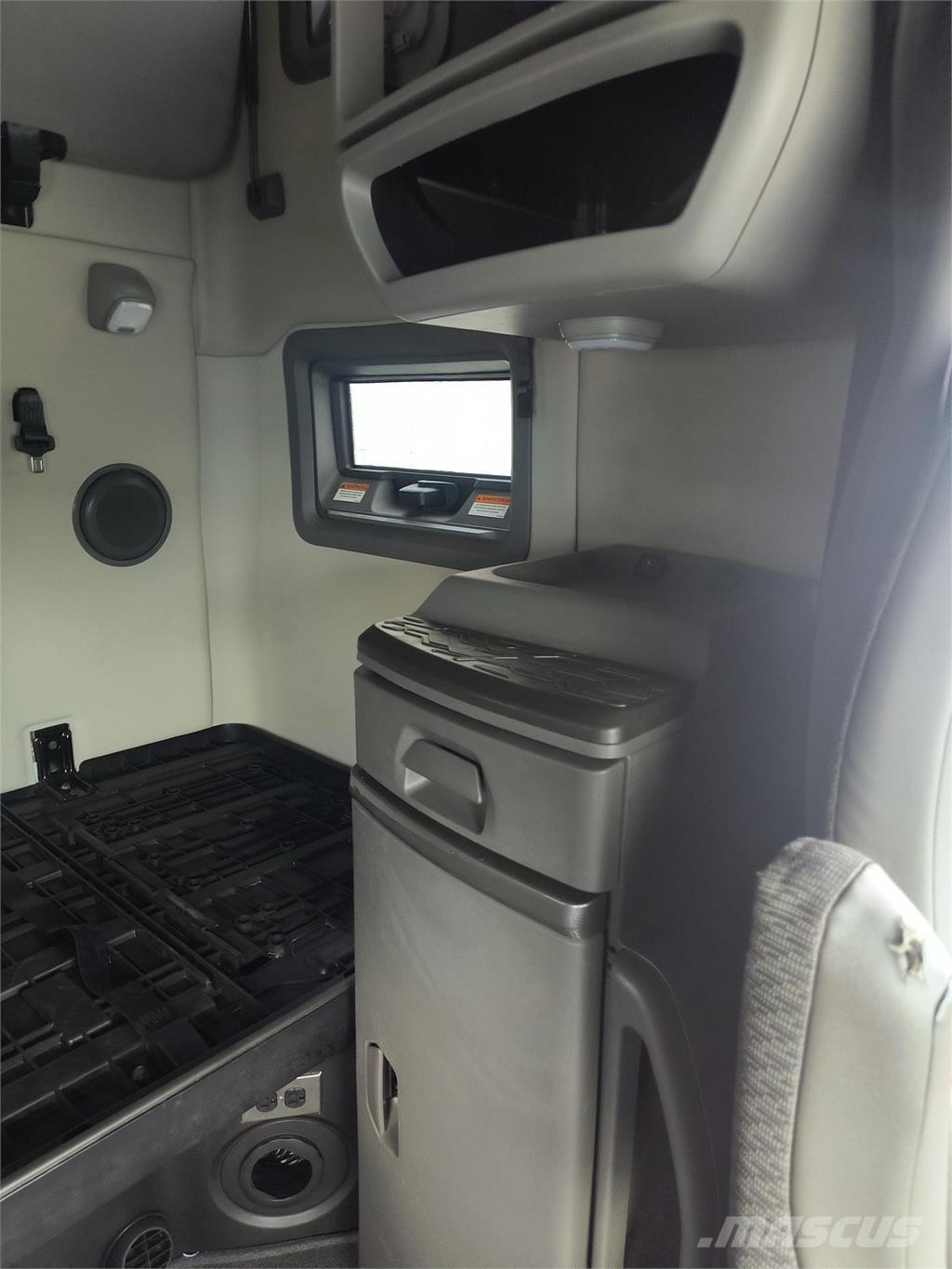 Volvo VNL64T760 Tractor Units