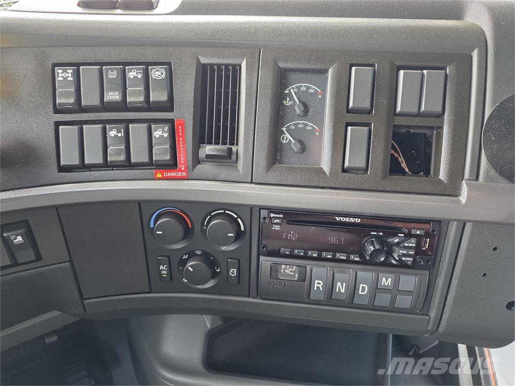 Volvo VNL64T760 Tractor Units