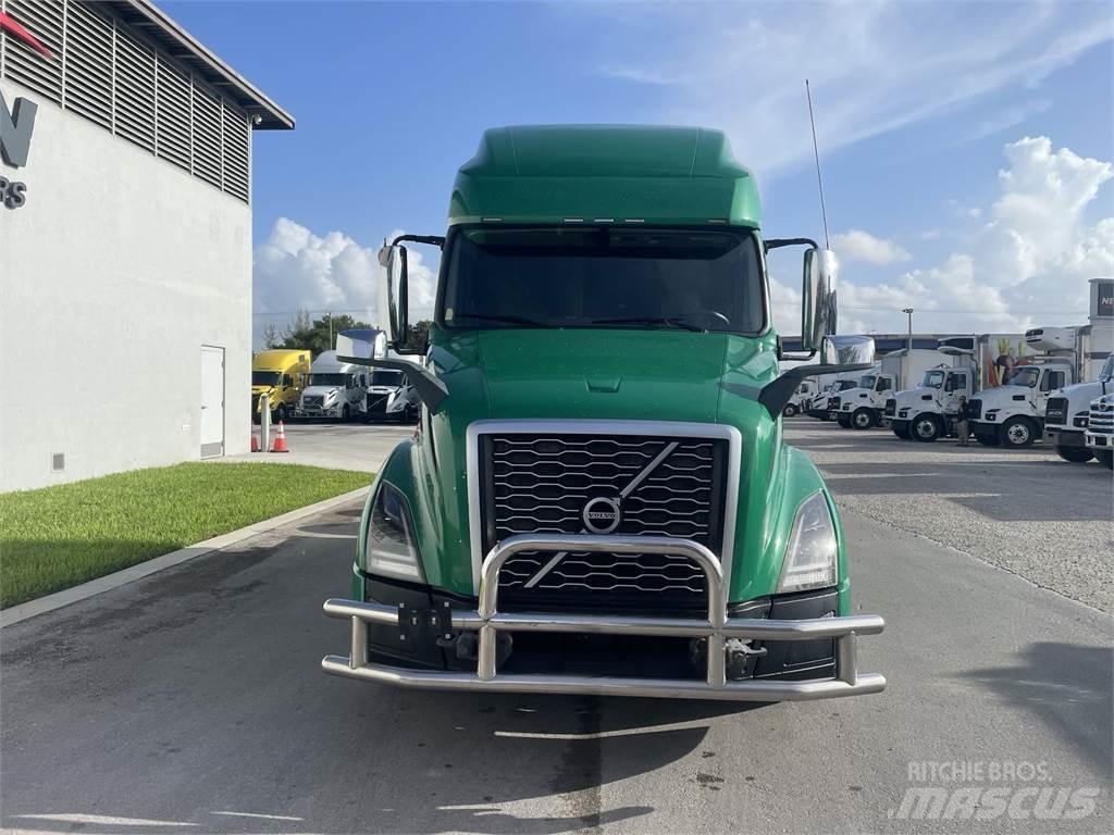 Volvo VNL64T760 Tractor Units