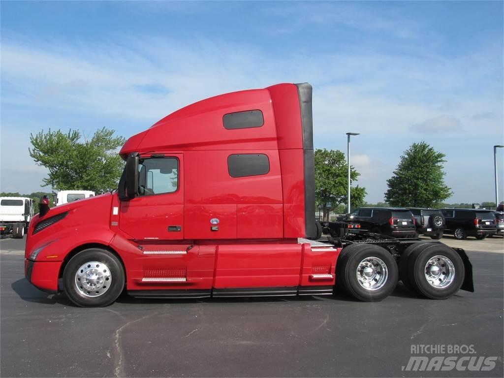 Volvo VNL64T760 Tractor Units