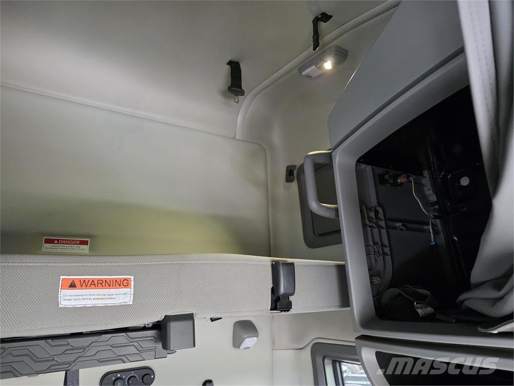 Volvo VNL64T760 Tractor Units