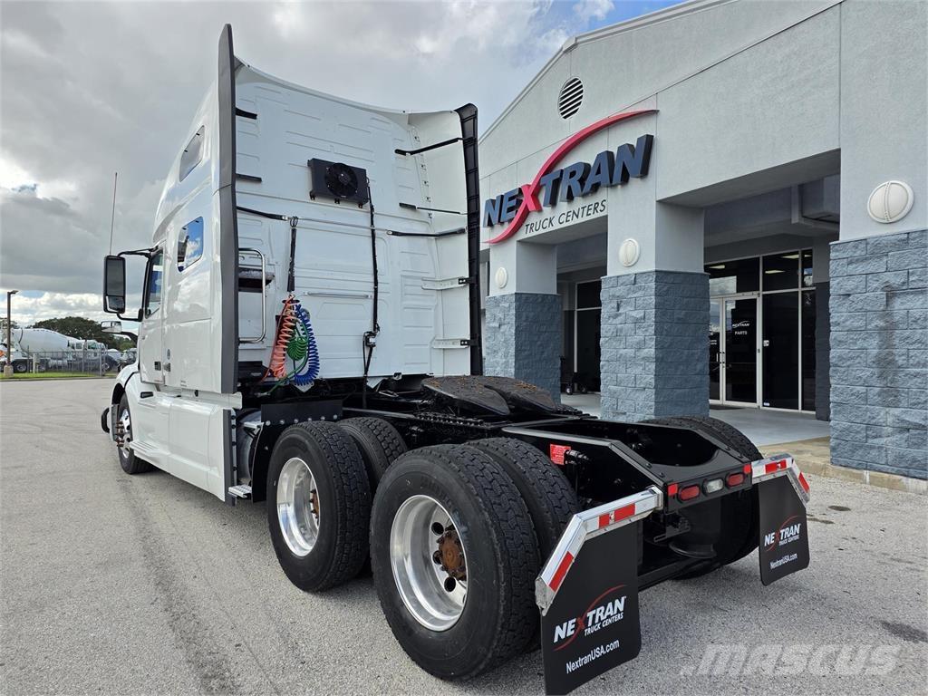 Volvo VNL64T760 Tractor Units