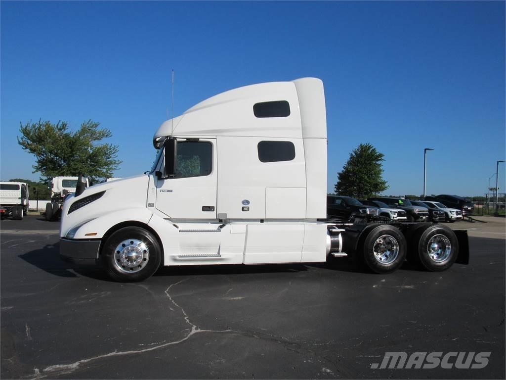 Volvo VNL64T760 Tractor Units