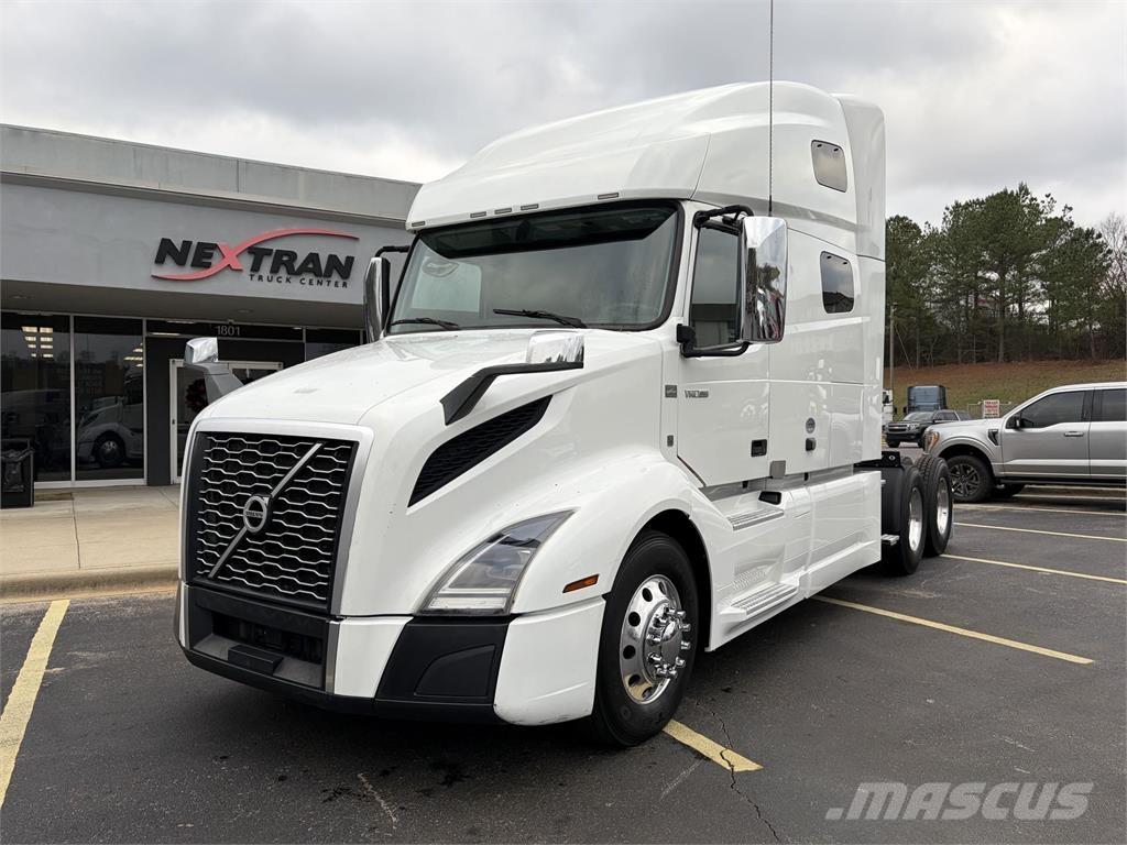 Volvo VNL64T760 Tractor Units