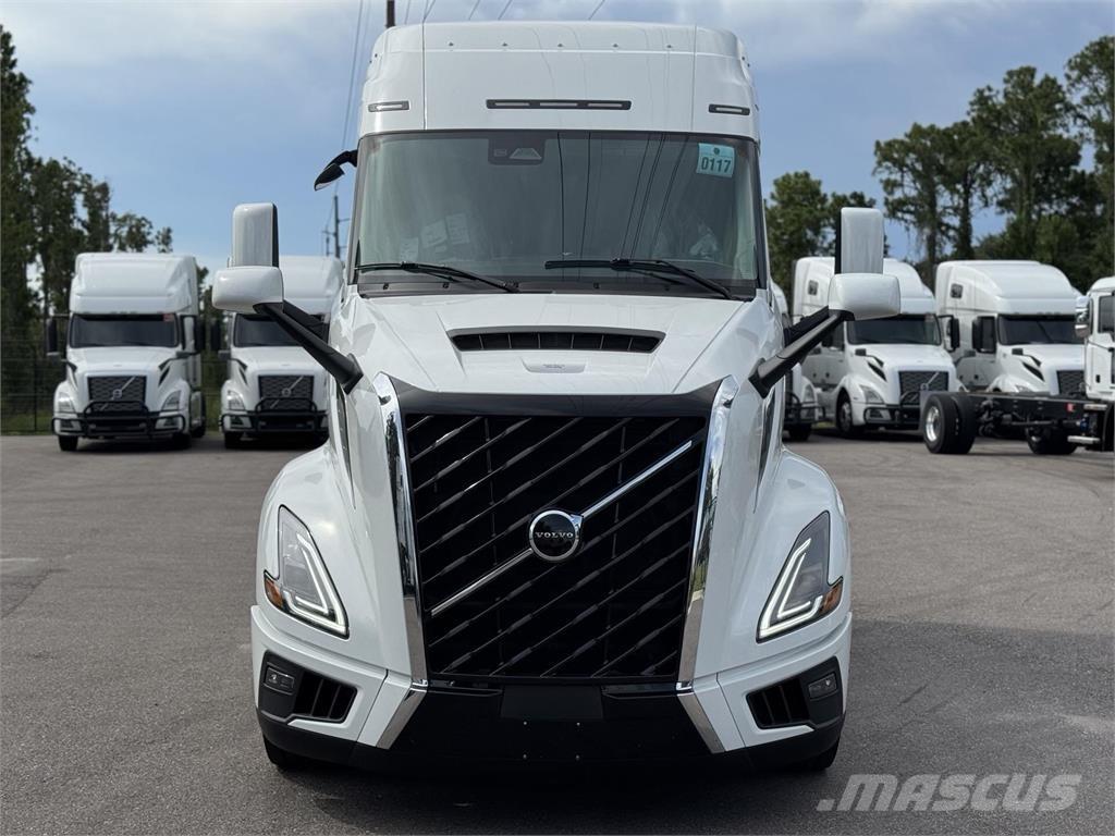 Volvo VNL64T840 Tractor Units