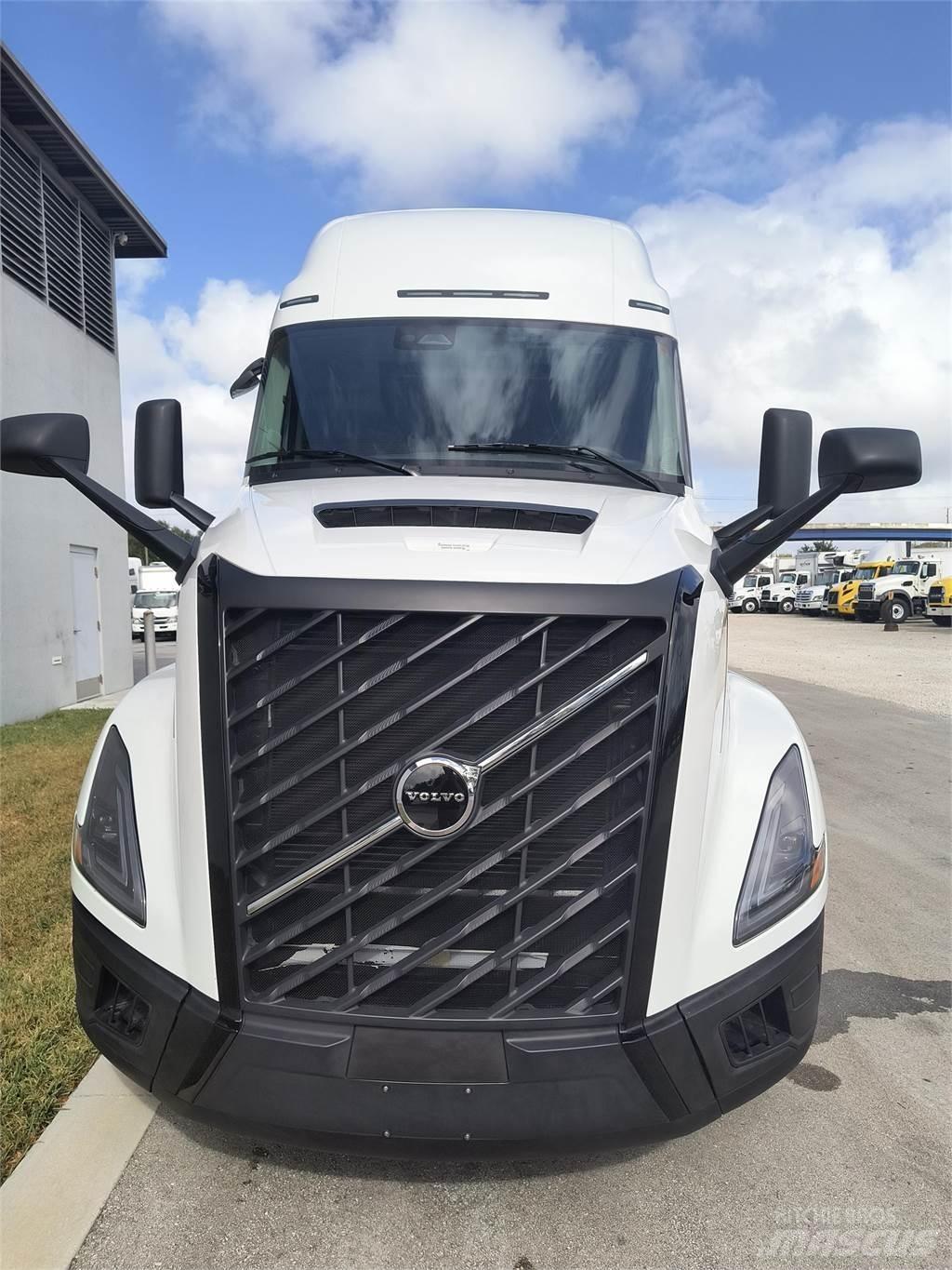 Volvo VNL64T860 Tractor Units