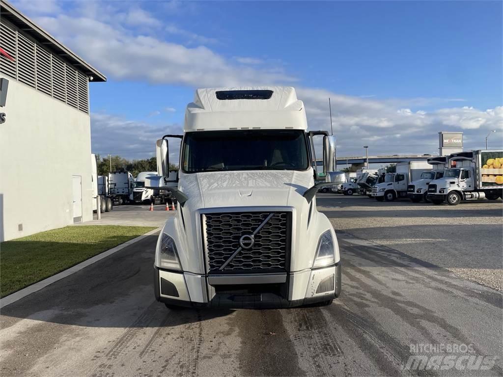 Volvo VNL64T860 Tractor Units