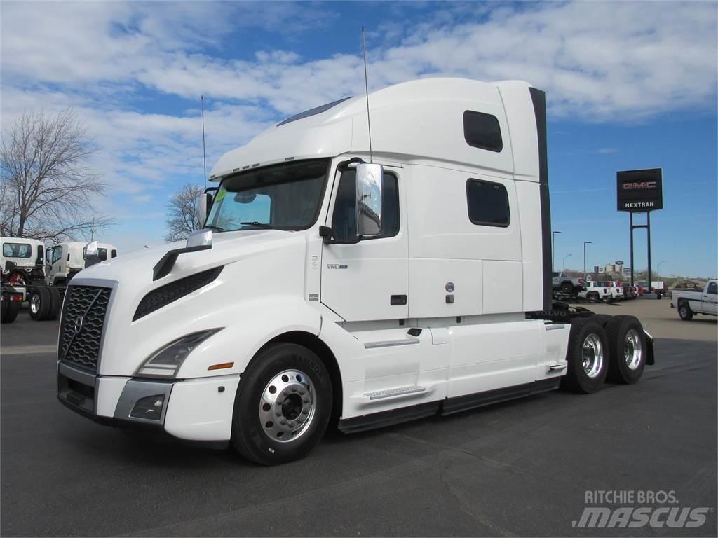 Volvo VNL64T860 Tractor Units
