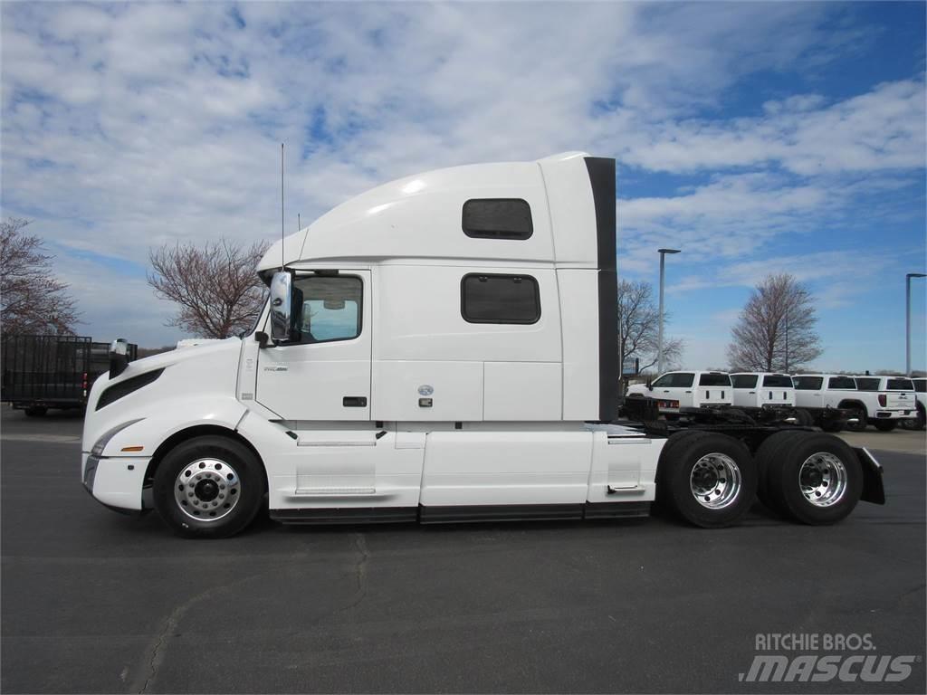 Volvo VNL64T860 Tractor Units