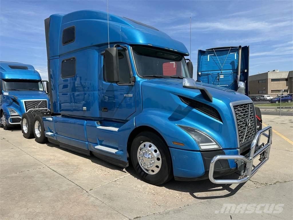 Volvo VNL64T860 Tractor Units