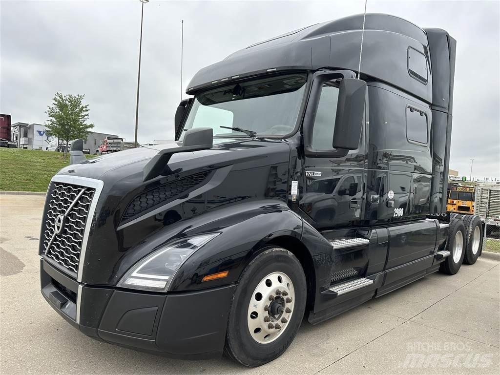 Volvo VNL64T860 Tractor Units