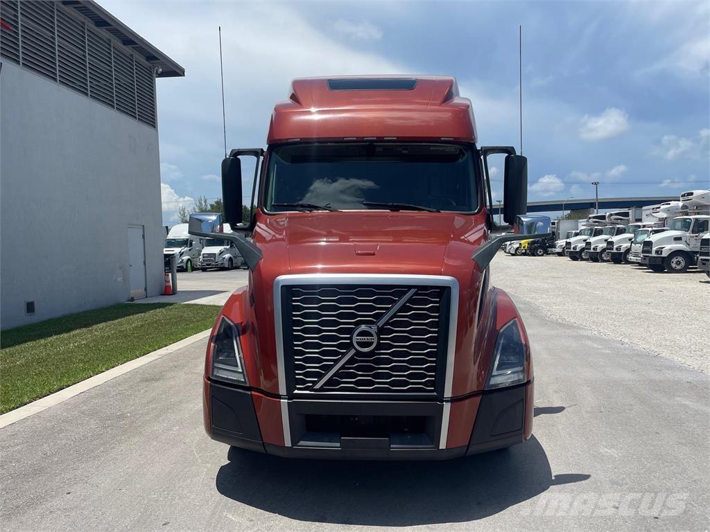 Volvo VNL64T860 Tractor Units