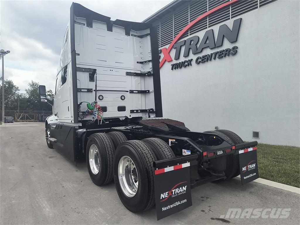 Volvo VNL64T860 Tractor Units