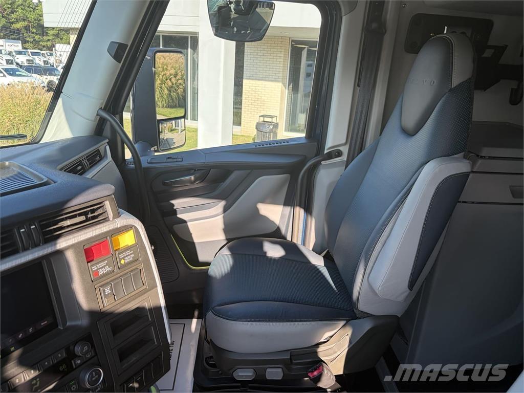 Volvo VNL64T860 Tractor Units