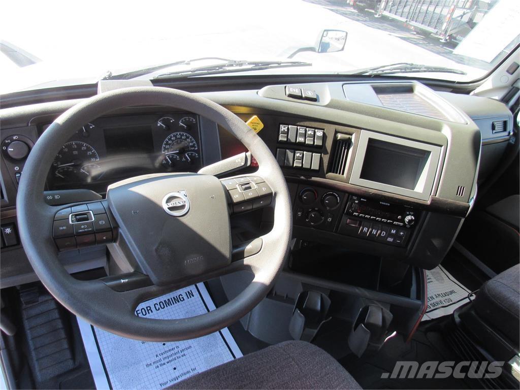 Volvo VNL64T860 Tractor Units