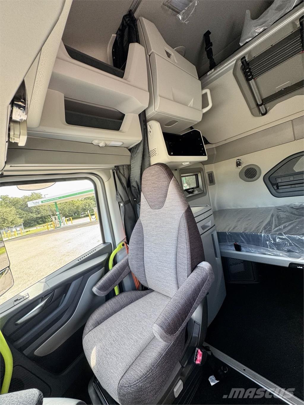 Volvo VNL64T860 Tractor Units