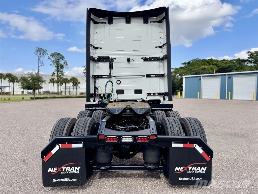 Volvo VNL64T860 Tractor Units