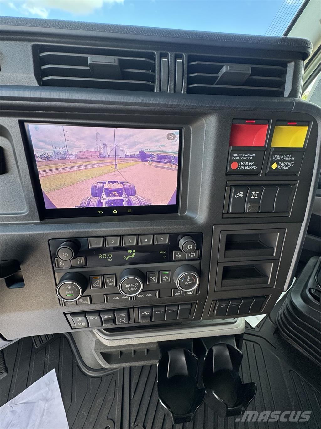 Volvo VNL64T860 Tractor Units