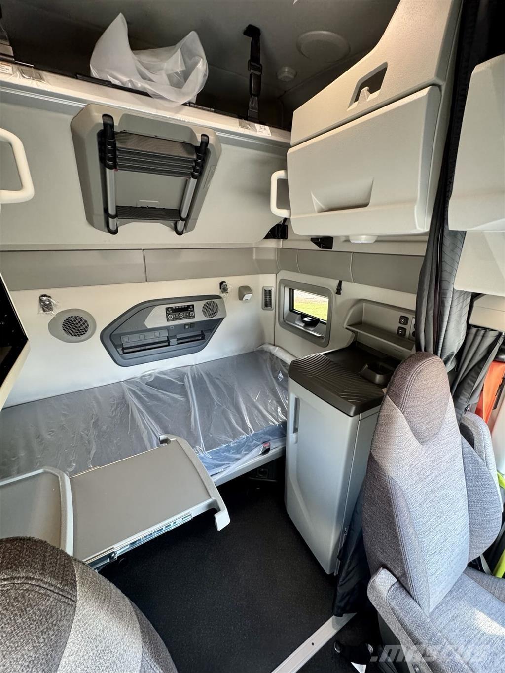 Volvo VNL64T860 Tractor Units