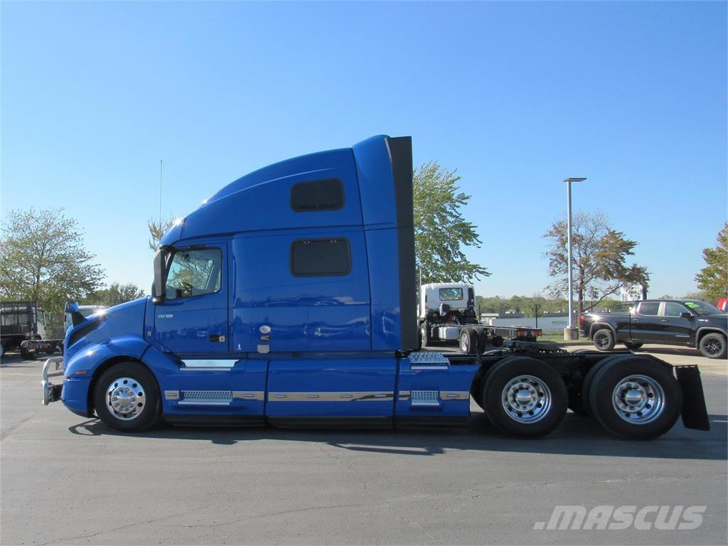 Volvo VNL860 Tractor Units