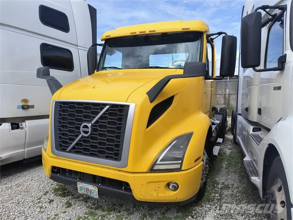 Volvo VNR64T Tractor Units