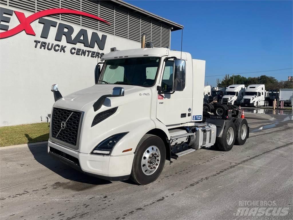 Volvo VNR64T Tractor Units