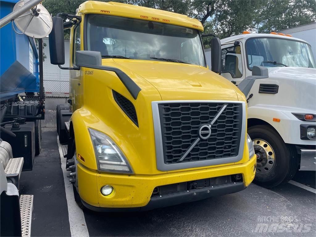 Volvo VNR64T300 Tractor Units