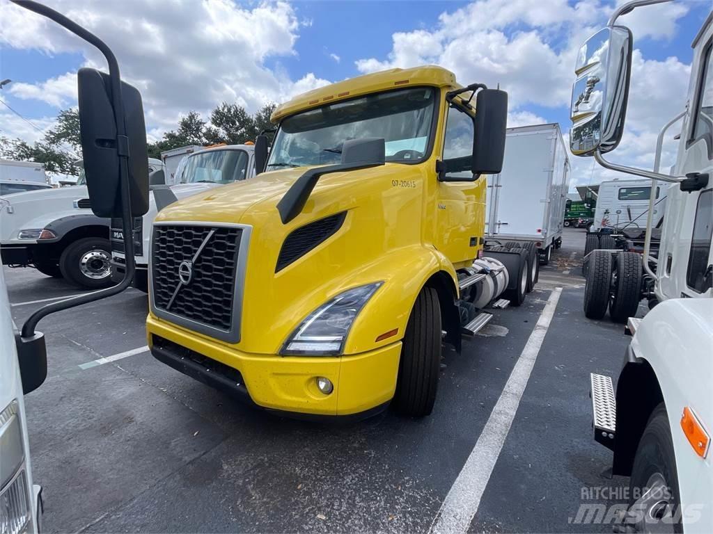 Volvo VNR64T300 Tractor Units