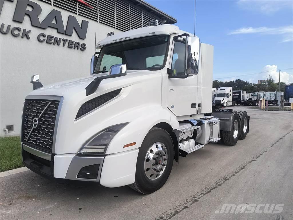 Volvo VNR64T300 Tractor Units