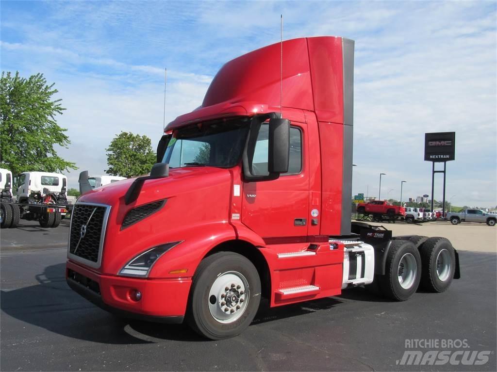Volvo VNR64T300 Tractor Units