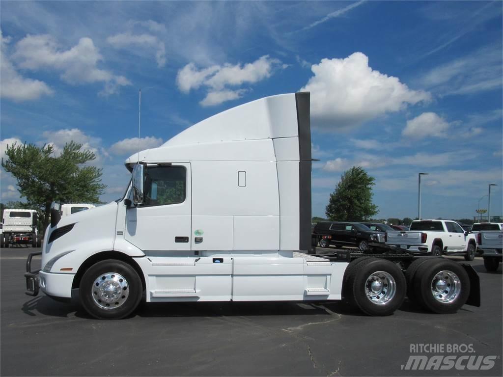 Volvo VNR64T640 Tractor Units