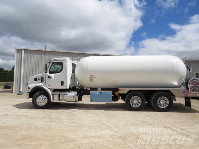 Western Star 47X Tractor Units