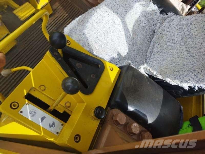 CAT 963 Crawler loaders