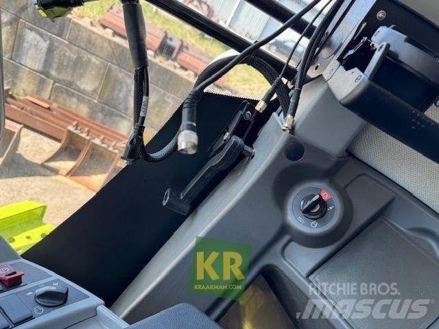 CLAAS LEXION 750 Combine harvesters