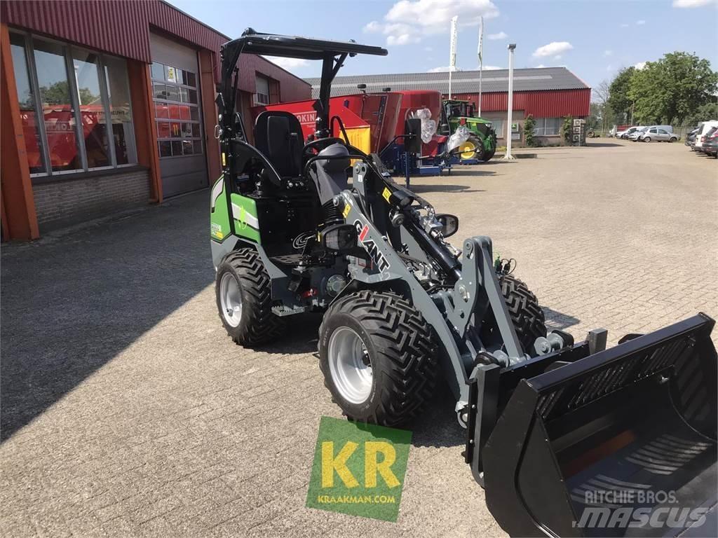 GiANT G2200E Front loaders and diggers