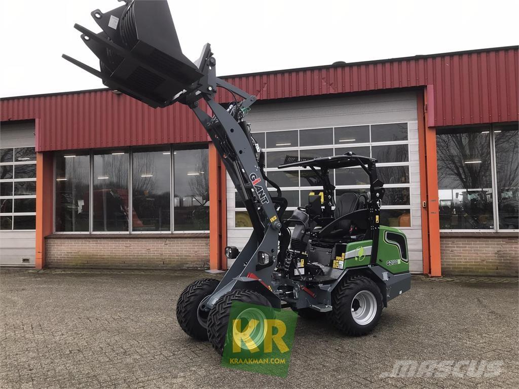 GiANT G2700E Front loaders and diggers