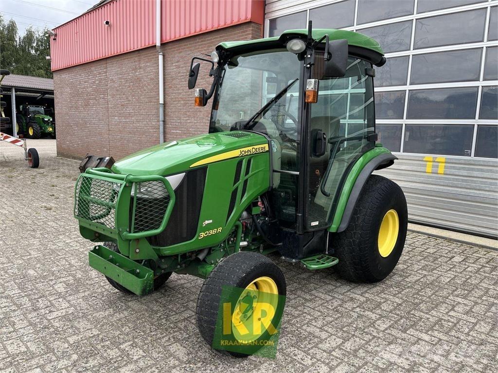 John Deere 3038R Compact tractors
