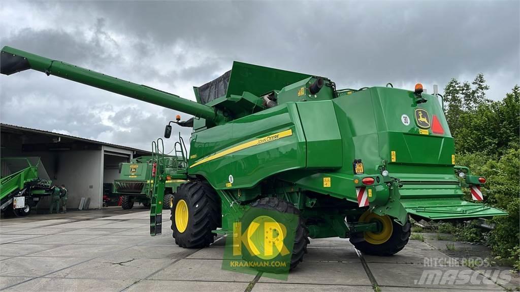 John Deere W650 Combine harvesters