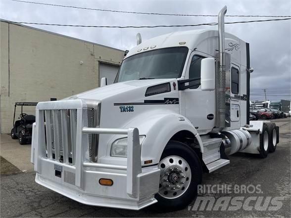 Kenworth T880 Tractor Units