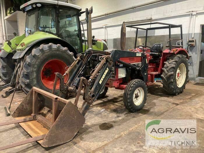 Case IH IHC 633 Tractors