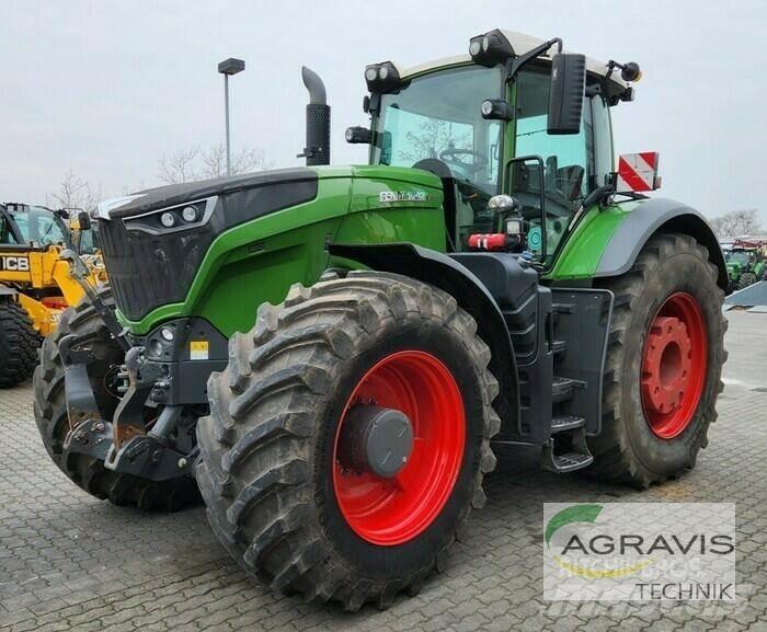 Fendt 1042 VARIO S4 Tractors