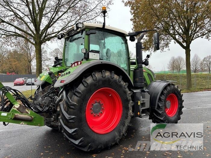Fendt 724 VARIO S4 Tractors