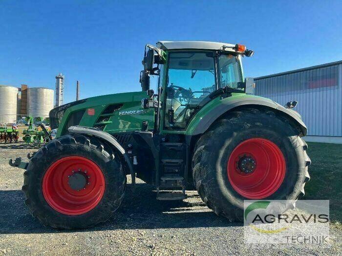 Fendt 824 VARIO SCR Tractors