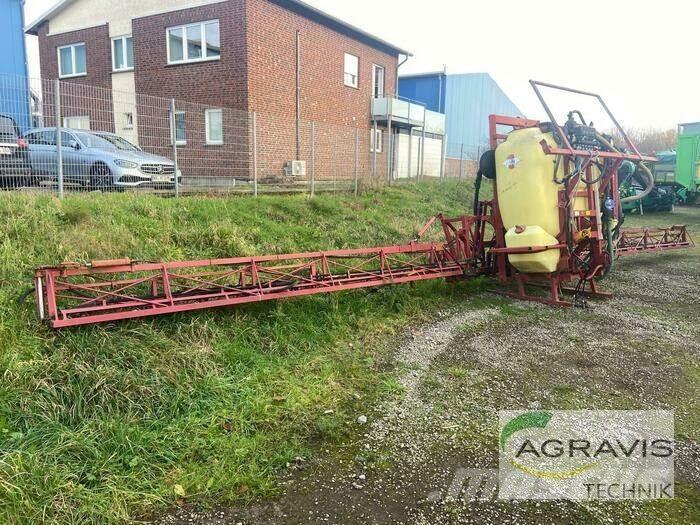 Hardi MEGA 1000 LTR. Trailed sprayers