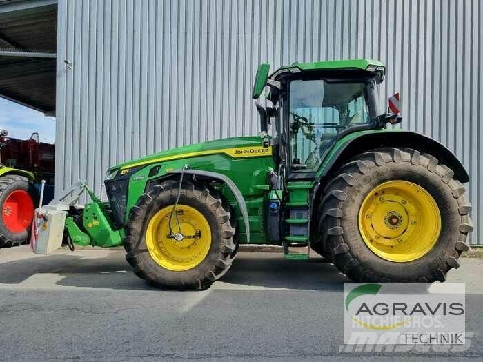 John Deere 8310 R Tractors