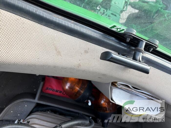 John Deere 8320 R Tractors