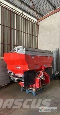 Kuhn Axis 40.1W Mineral spreaders