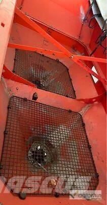 Kuhn Axis 40.1W Mineral spreaders