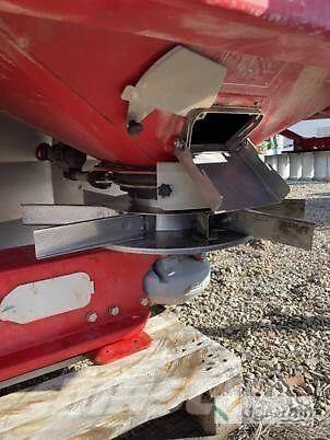 Kverneland EXACTA TL Mineral spreaders