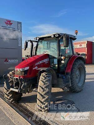 Massey Ferguson 5713S Tractors